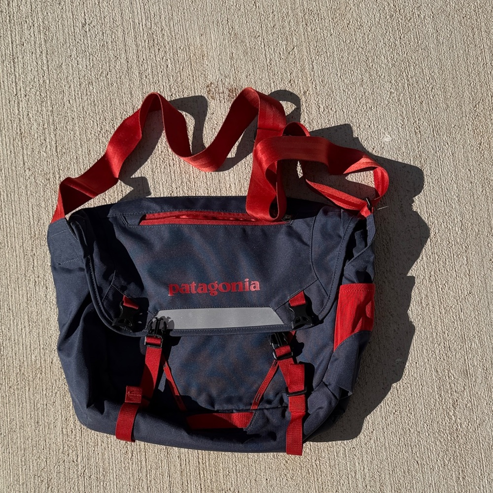 Patagonia Charcoal and Crimson Men's Messenger Bag